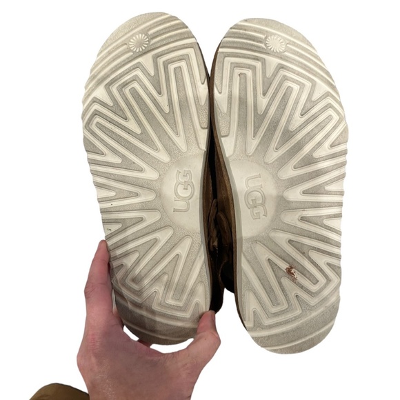 UGG Goldenstar Suede Clogs in Chestnut Brown Size 6 kid’s - Picture 12 of 12